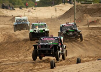 SAFARIS Y ARENEROS. LAS DUNAS GESELINAS VIBRARON CON LA CARRERA DEL MILLÓN