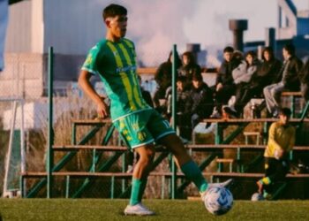 FÚTBOL. MILTON CAMACHO DEBUTÓ EN LA RESERVA DE ALDOSIVI