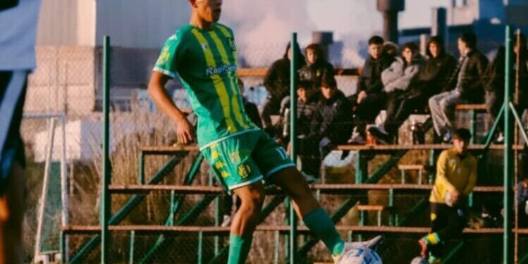 FÚTBOL. MILTON CAMACHO DEBUTÓ EN LA RESERVA DE ALDOSIVI