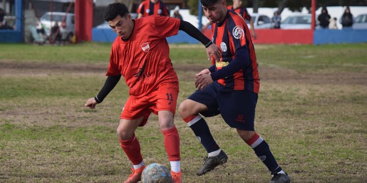SE MUEVEN AL RITMO DE LOS AMISTOSOS