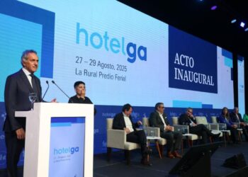 Feriado de octubre: Milei cedió ante la presión de los municipios turísticos y habrá fin de semana largo