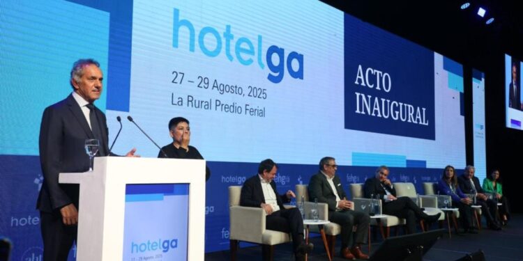 Feriado de octubre: Milei cedió ante la presión de los municipios turísticos y habrá fin de semana largo