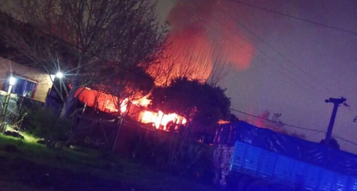 TRAGEDIA EN VILLA GESELL: EXPLOSIÓN E INCENDIO EN UNA VIVIENDA DEJA UN MUERTO Y UN HERIDO