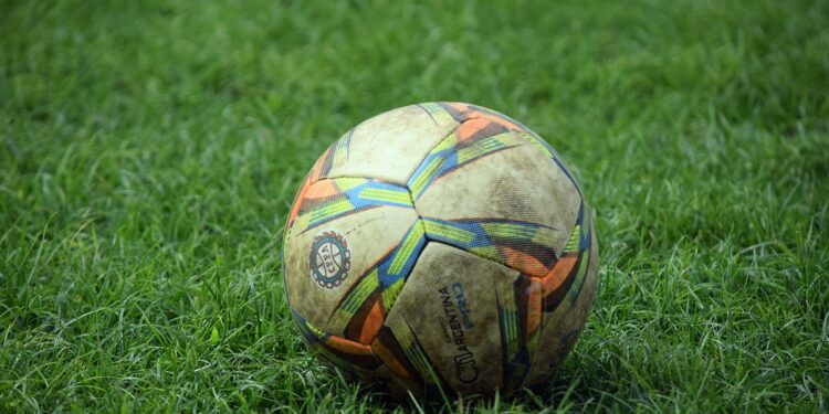 FÚTBOL PARA UNOS POCOS