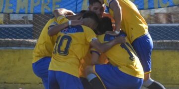 VICTORIA EN CASA Y CLASIFICACIÓN