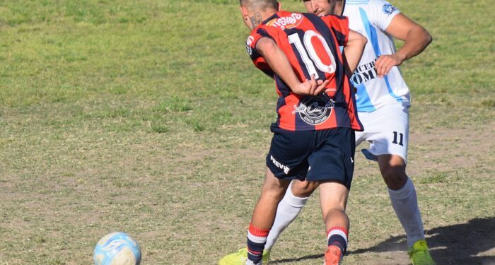 SANLO SE ACOMODA MIENTRAS ATLE LIDERA