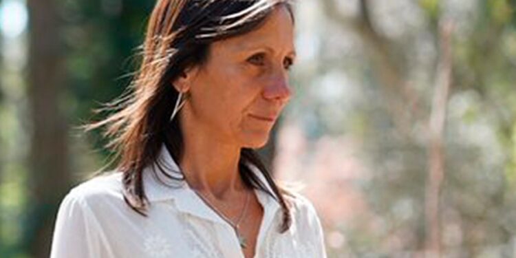 “Cambia lo superficial, también cambia lo profundo“