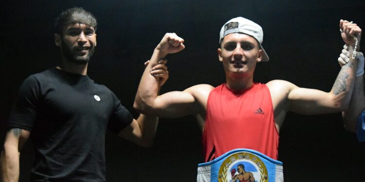 Linaje de lucha en el Polideportivo