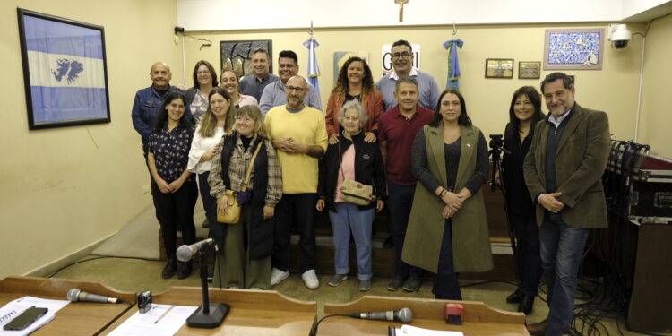 Luego de recordar a Omar Galiano, la sesión fue previsible