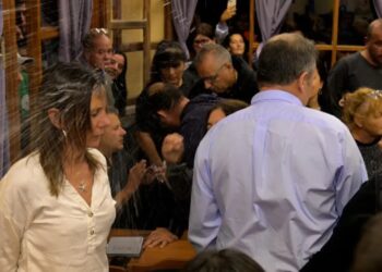 La sesión que seccionó a la política