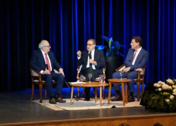 Julio Velarde disertó en UADE sobre macroeconomía en Latinoamérica