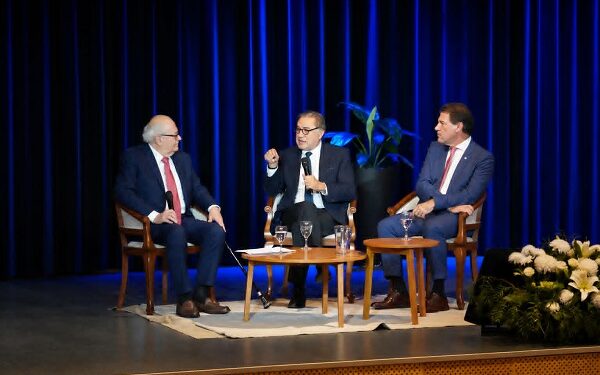 Julio Velarde disertó en UADE sobre macroeconomía en Latinoamérica