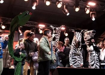 EL RECONOCIMIENTO PARA LAS CARROZAS Y DELEGACIONES DE LA 45.ª FIESTA DE LA DIVERSIDAD CULTURAL